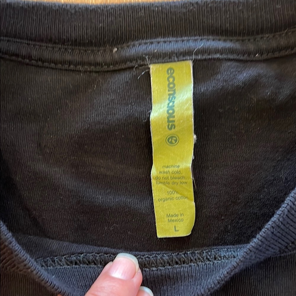 Black Graphic T-Shirt - Men’s Size  Large - Picture 2 of 4